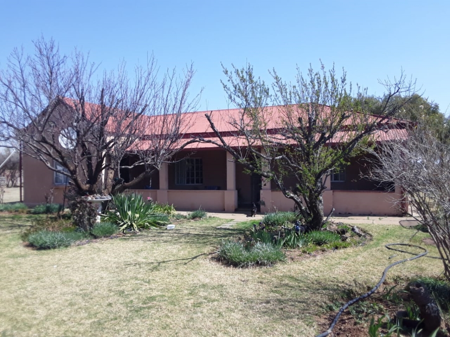 4 Bedroom Property for Sale in Bloemhof North West